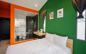 Lá Hotel Hàng Xanh
